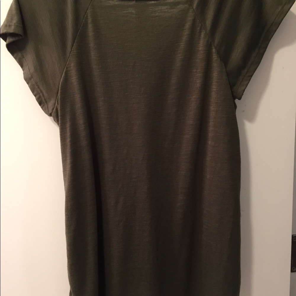 Green top - Picture 2 of 2